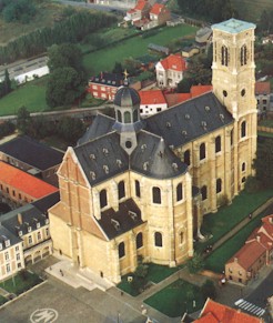 1-grim-02.jpg (31227 bytes)