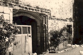 IMLieuDieu84.jpg (27673 bytes)