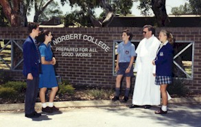 IMQPark11.jpg (25038 bytes)