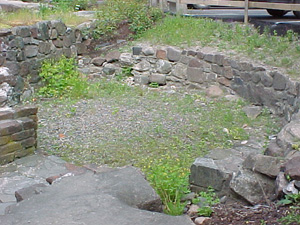 tons08.jpg (30936 bytes)