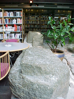 tons12.jpg (30901 bytes)