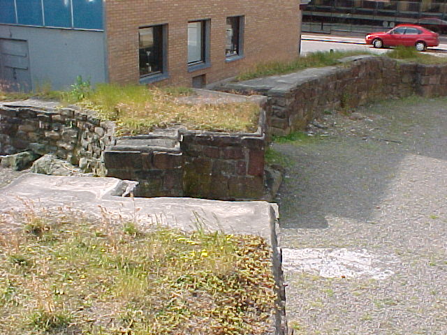 tons30.jpg (27521 bytes)