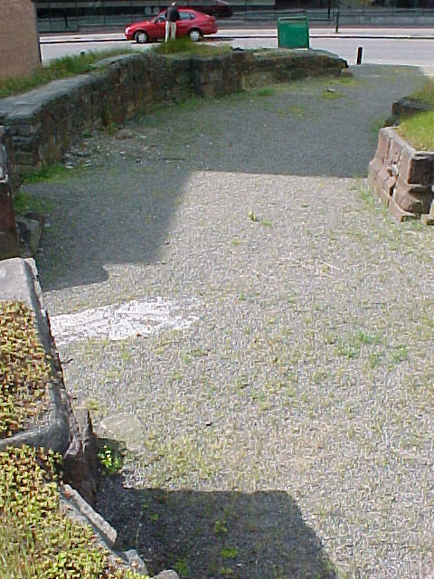 tons32.jpg (28589 bytes)