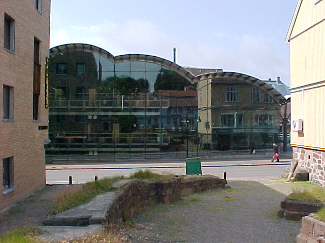 tons38.jpg (21216 bytes)