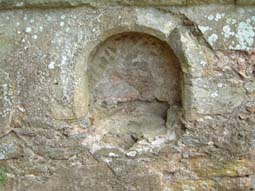 19 Recess in wall.jpg (18901 bytes)