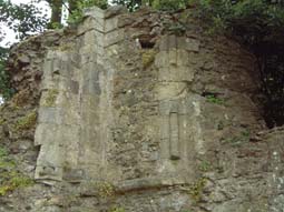 36 Worked stone altar wall.jpg (17908 bytes)