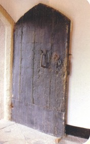 55 torre, lobby door.jpg (14710 bytes)